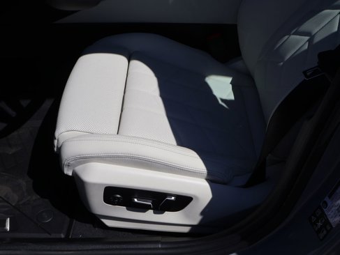 New 2026 BMW 530i xDrive w/ Executive Package image 42