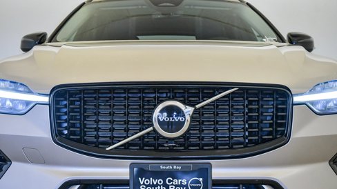 Used 2025 Volvo XC60 T8 Core w/ Protection Package Premier image 8
