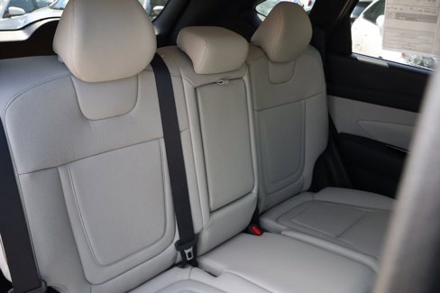 New 2025 Hyundai Tucson Limited image 15