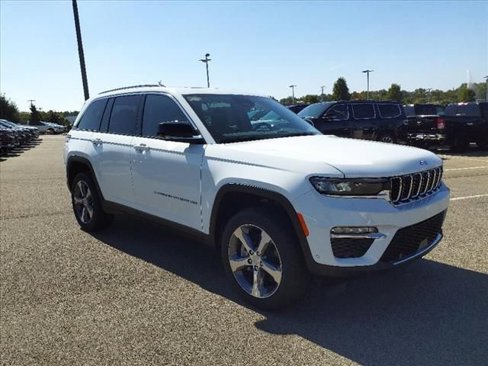 Used 2023 Jeep Grand Cherokee 4WD 4xe w/ Luxury Tech Group II image 3