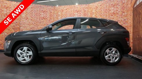 Used 2024 Hyundai Kona SE image 4