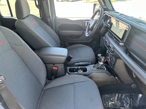 Used 2024 Jeep Wrangler Unlimited Rubicon w/ Safety Group image 36