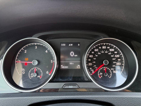 Used 2015 Volkswagen Golf TDI SEL image 25