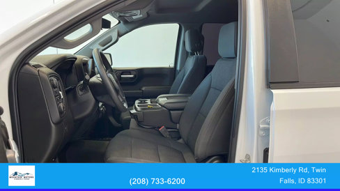 Used 2021 Chevrolet Silverado 1500 Custom Trail Boss w/ LPO, Dark Essentials Package image 11