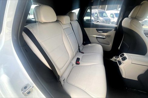 Used 2025 Mercedes-Benz GLC 350e 4MATIC image 19