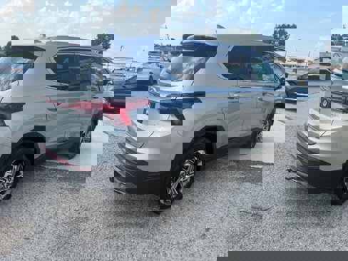 Used 2021 Hyundai Santa Fe SE image 4