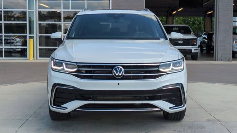 Used 2024 Volkswagen Tiguan SEL R-Line image 10