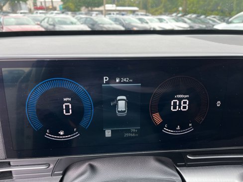 Used 2025 Hyundai Kona SEL image 36