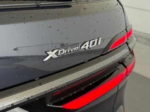 Used 2026 BMW X7 xDrive40i w/ M Sport Package image 9