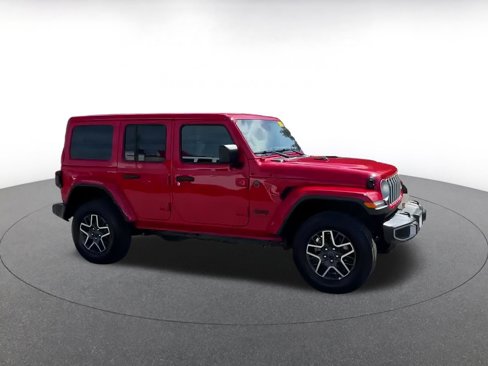 Used 2025 Jeep Wrangler Sahara image 2
