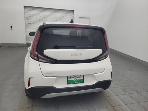 Used 2023 Kia Soul LX image 6