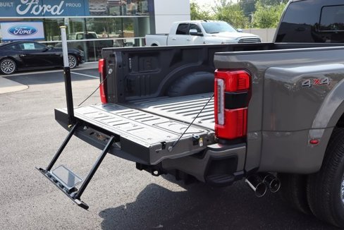 New 2026 Ford F350 Platinum w/ Platinum Plus Package image 23