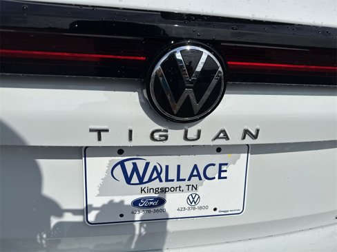 New 2025 Volkswagen Tiguan SE image 6