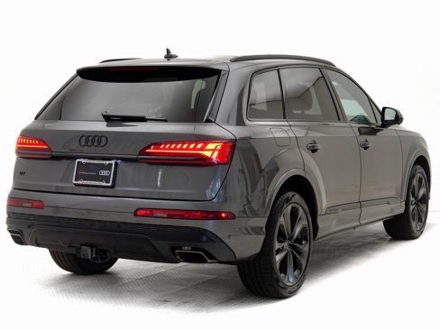 Certified 2025 Audi Q7 3.0T Prestige image 3