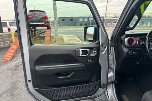 Used 2020 Jeep Wrangler Unlimited Sahara image 20