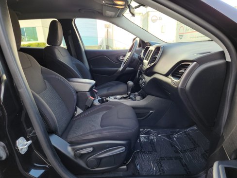 Used 2020 Jeep Cherokee Latitude image 14