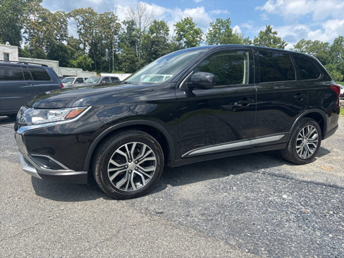 Used 2017 Mitsubishi Outlander ES image 3