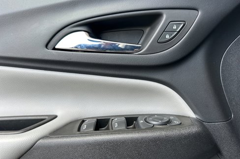 Certified 2023 Chevrolet Equinox LT image 11