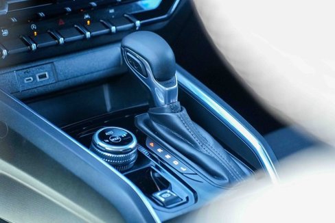 Used 2024 GMC Canyon Elevation image 25
