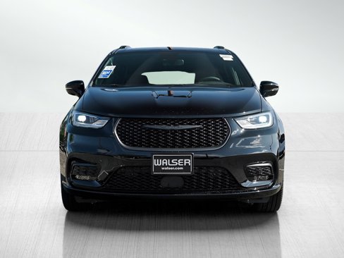 New 2026 Chrysler Pacifica Limited image 2