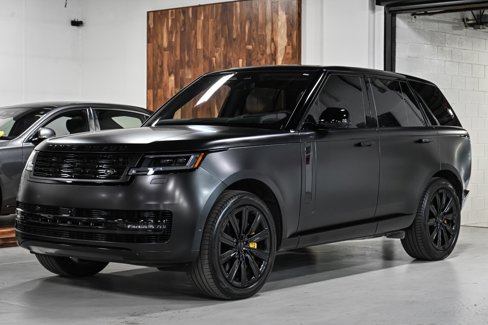 Used 2023 Land Rover Range Rover SE image 2