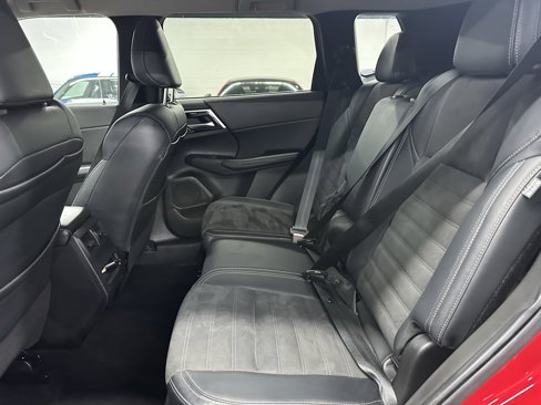 Used 2024 Mitsubishi Outlander SE image 21