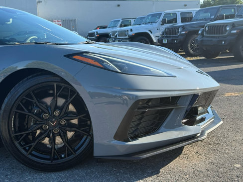 Used 2025 Chevrolet Corvette Stingray Preferred Cpe w/ Stealth Interior Trim Package image 9