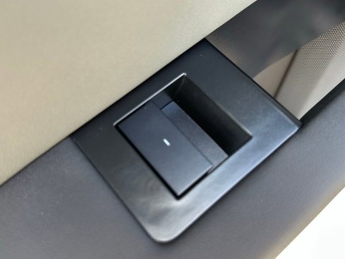 Used 2024 Tesla Cybertruck AWD Crew Cab image 28