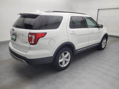 Used 2017 Ford Explorer XLT image 9