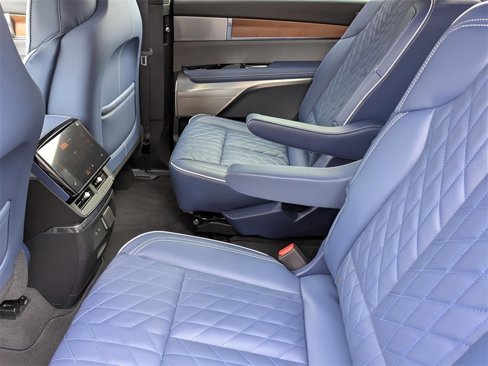 New 2026 Cadillac Vistiq Premium Luxury image 15