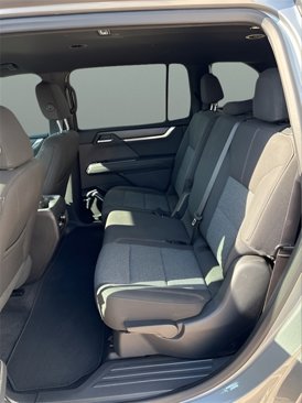 Used 2025 GMC Acadia Elevation image 10