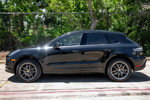 Used 2024 Porsche Macan w/ Premium Plus Package image 18