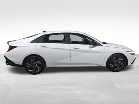 New 2025 Hyundai Elantra Sport image 6