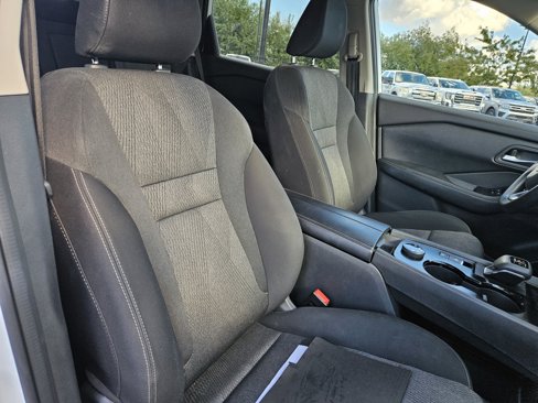 Used 2024 Nissan Rogue SV image 17