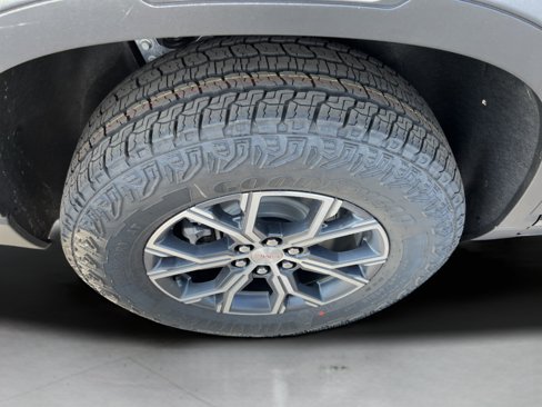New 2026 GMC Acadia AT4 image 9