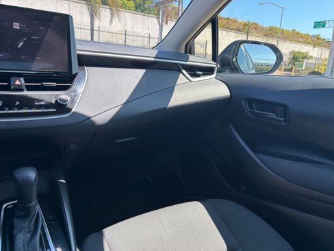Used 2025 Toyota Corolla LE image 33