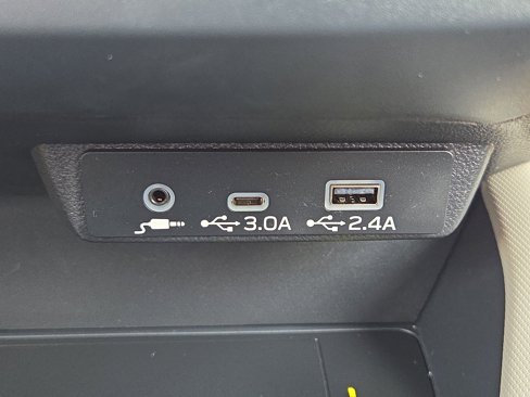 Certified 2025 Subaru Forester Limited image 11