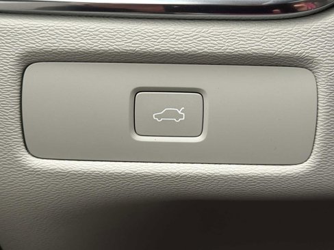 New 2026 Volvo XC60 B5 Ultra w/ Protection Package image 45