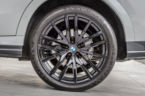 Used 2022 BMW X6 xDrive40i w/ M Sport Package image 14
