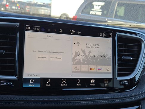 New 2025 Chrysler Pacifica Select image 24