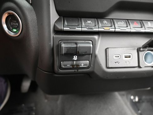 Used 2025 Chevrolet Silverado 1500 Custom Trail Boss w/ LPO, Dark Essentials Package image 26