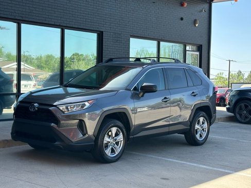 Used 2022 Toyota RAV4 LE image 16