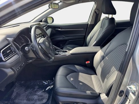 Used 2021 Toyota Camry SE image 9