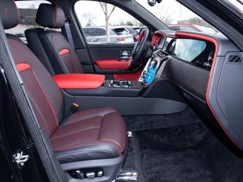 New 2025 Rolls-Royce Cullinan image 58