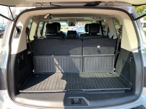 Used 2024 Nissan Armada SL w/ Captain's Chairs Package image 7