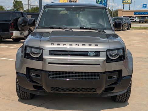 New 2025 Land Rover Defender 90 X-Dynamic SE image 6