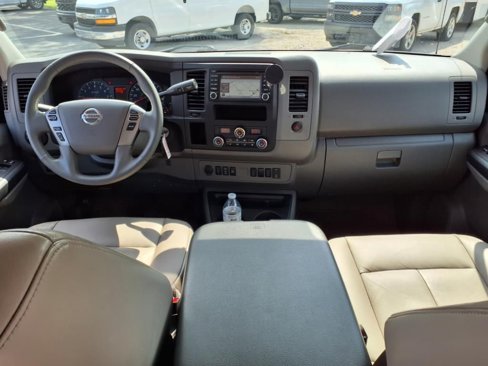 Used 2018 Nissan NV 3500 SL image 13