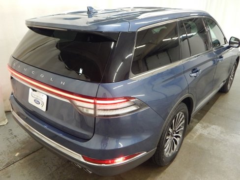 Used 2020 Lincoln Aviator Reserve w/ Elements Package Plus image 3