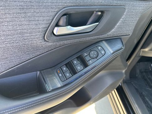 Used 2023 Nissan Rogue SV image 12
