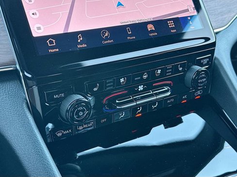 New 2025 Jeep Grand Cherokee Summit image 11